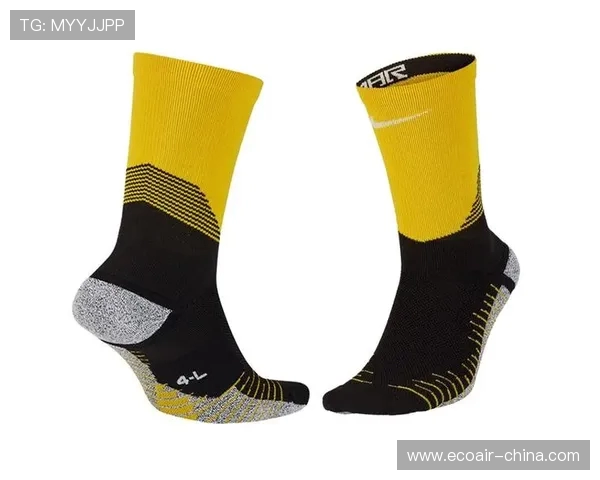 足球装备选购指南：如何选择适合你的高性能球袜